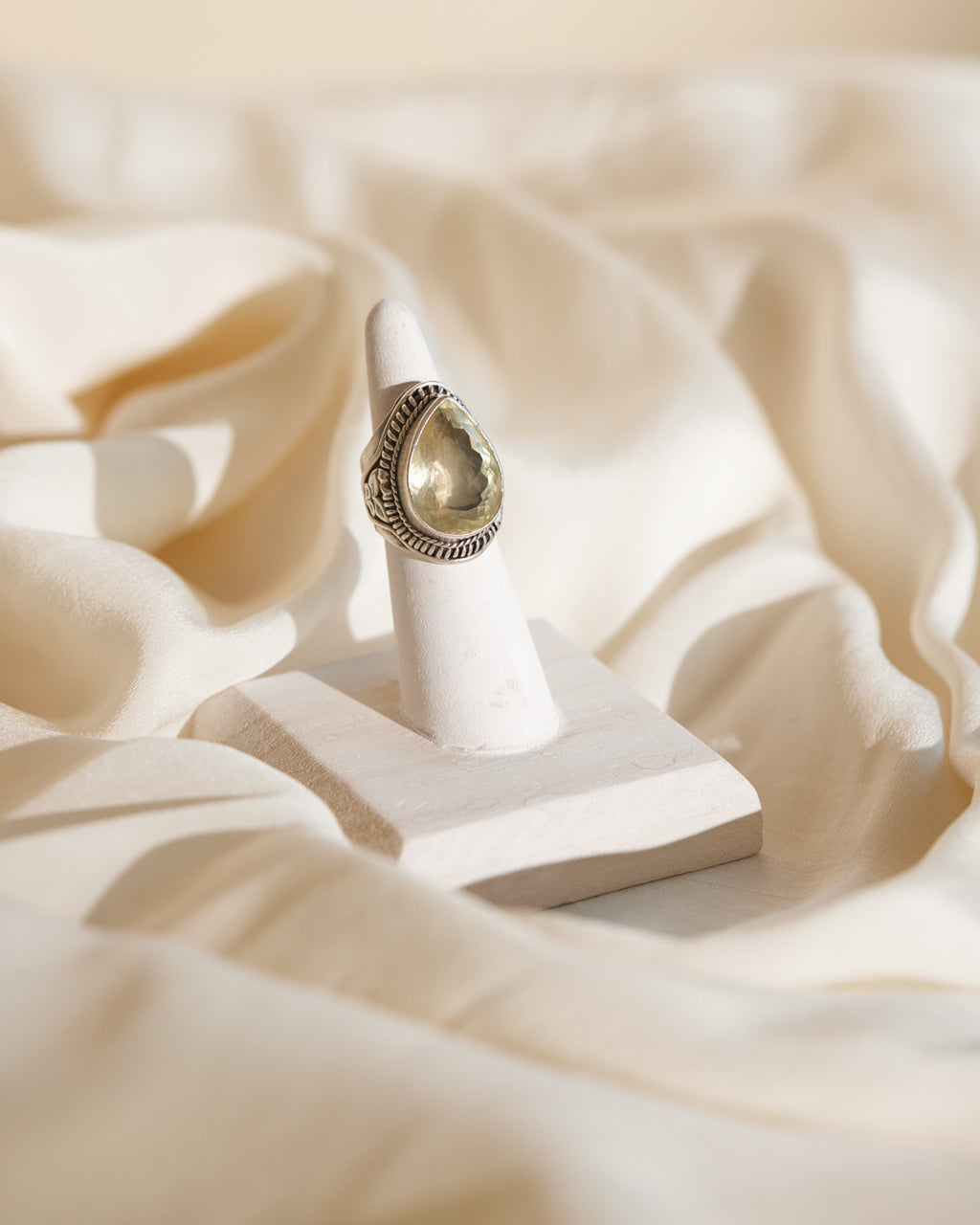 YELLOW QUARTZ RING – Kadimah